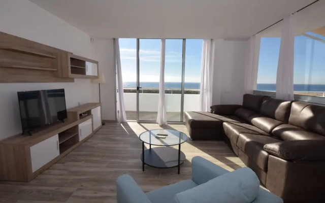 Spacious Apartment in Solana Matorral With Terrace