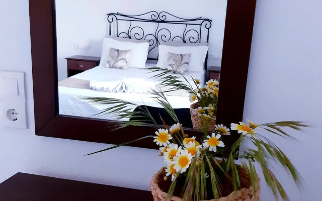 Atalos Hotel, Apartments & Suites