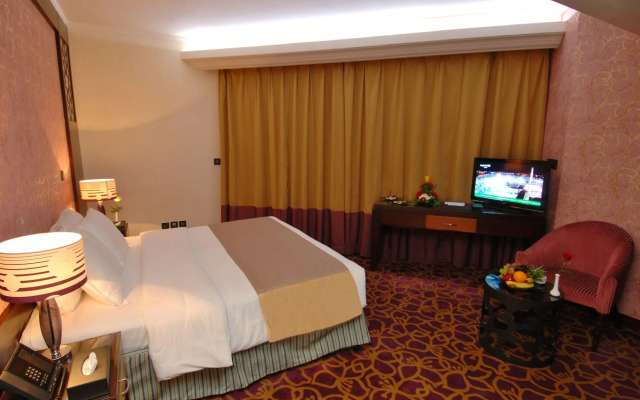 Gloria Al Madinah, Al Fayroz Al Massi