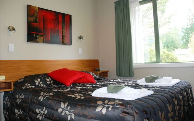 The Chalets Motel