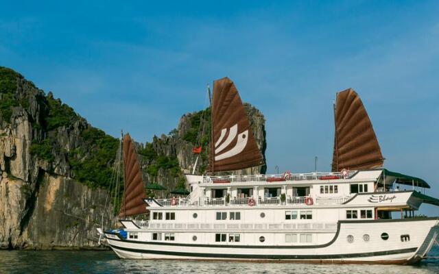 Отель Bhaya Cruises Халонг вид на фасад
