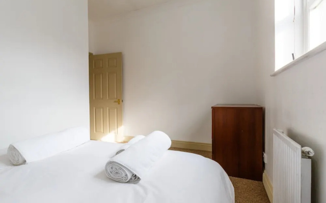 Amazing Detached House in Trendy Peckham Sleeps 6