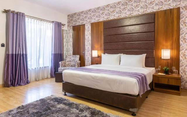 Hotel Saya Grand