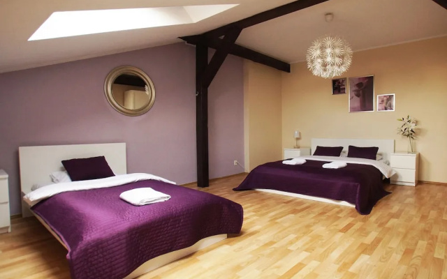 Blooms Boutique Hostel Inn & Apartments