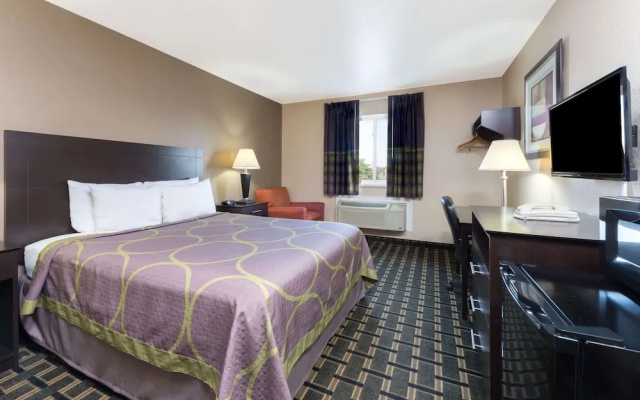Super 8 Springfield East