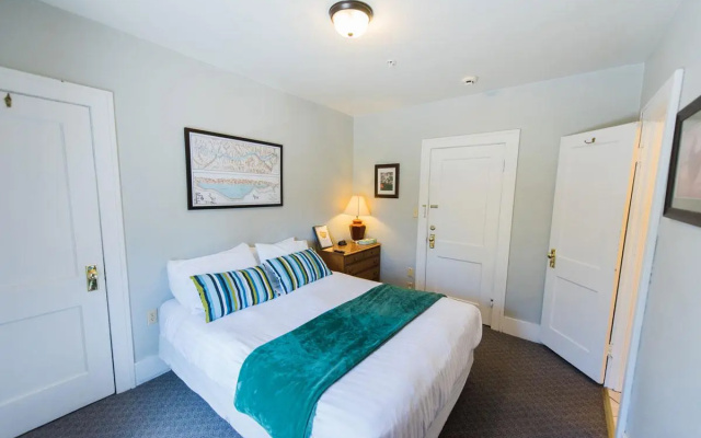 Riverwalk Inn