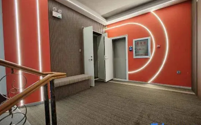 Pusu Unmanned Smart Hotel (Hulunbuir Ancient City Pedestrian Street)
