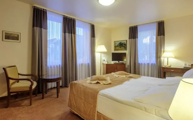 Hotel Hohenstaufen KG