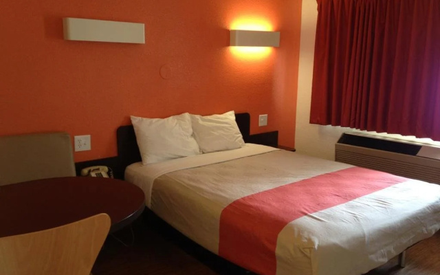 Motel 6 Stockton, CA - East