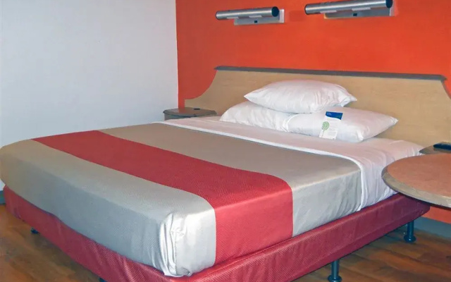 Red Roof Inn York