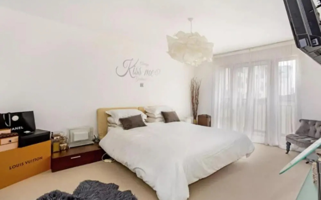 Huge Penthouse - Birmingham Central - Balcony