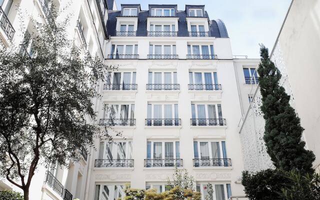 Hotel Rochester Champs Elysees вид на фасад