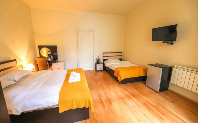 Hotel Modern House
