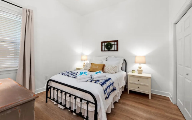 Remarkably Updated 3/2 in Seagrove Highlands - Gulf Views Sleeps 9!