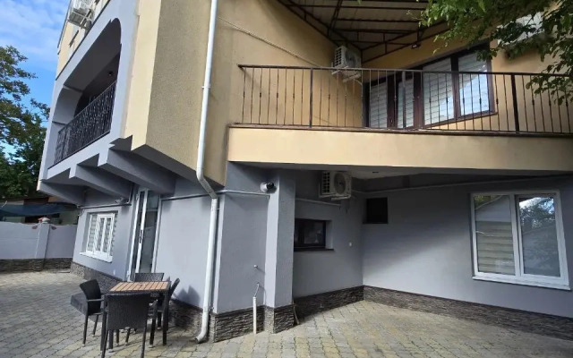 Апарт-отель Small House