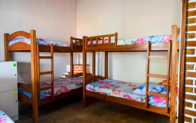 Hostel Ave Rara