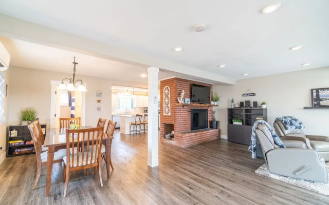 Avery Beach - 4 Br Home