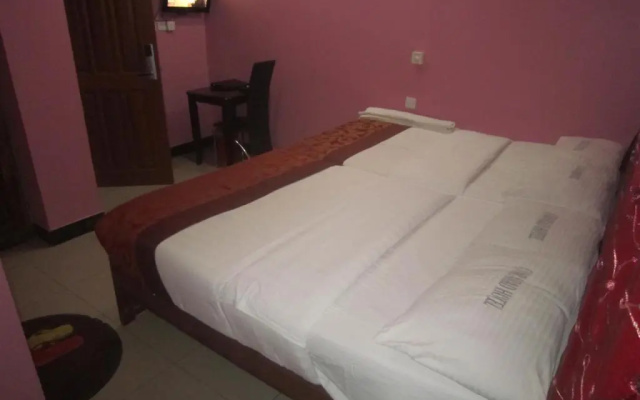 Cornrad Hotel