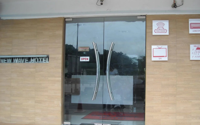 New Wave Hotel Nilai 1