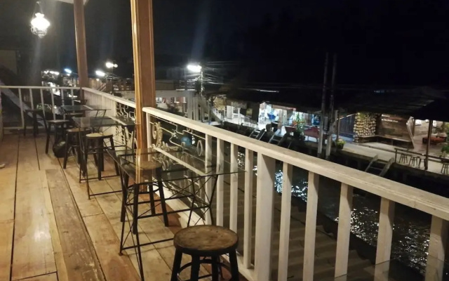 Ruang Sabai Amphawa