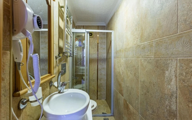 Flat Near Trendy Attractions in Balat Fatih