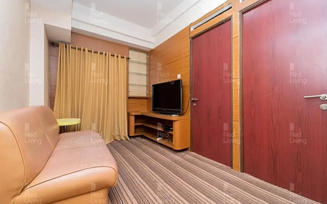 RedLiving Apartemen Tamansari Panoramic - Rasya Room with Netflix