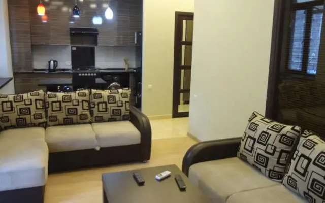 Modern Komitas Flat