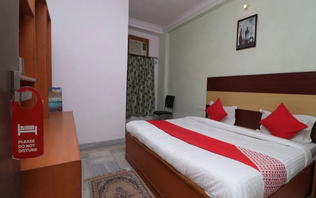 OYO 14898 Hotel Dwarika