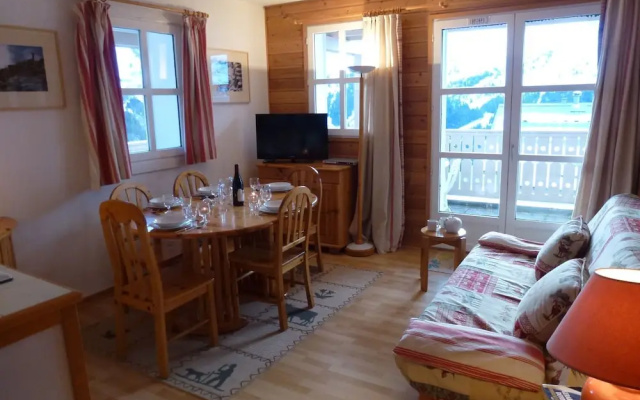 Large Apartment in Flaine With Swimming Pool