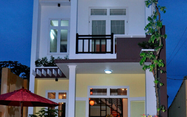 Отель Viets Family River Hoi An Homestay вид на фасад