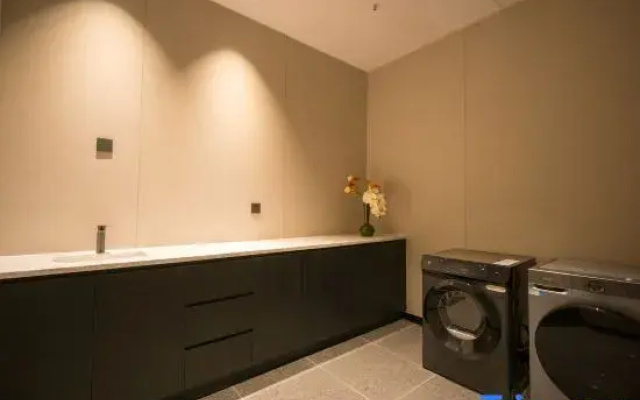 Panmu Designer French Hotel (Longjiang Branch)