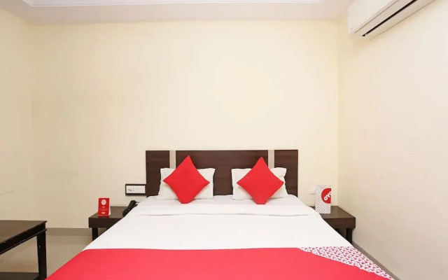 OYO 22040 Hotel Central Plaza