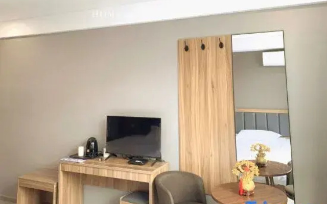 Qinjia Hotel