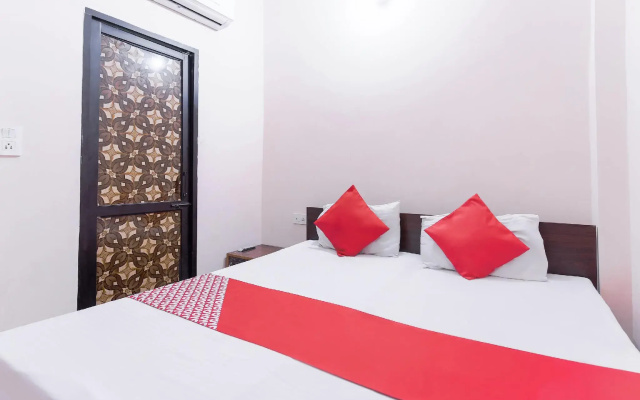 OYO 48428 Kumar Guest House