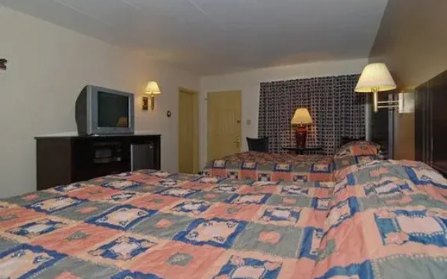 Rodeway Inn & Suites