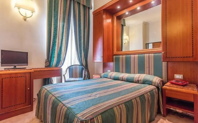 Raeli Hotel Regio