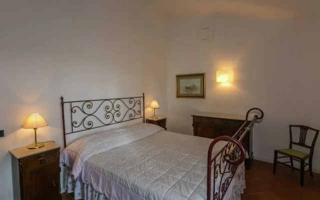 Villa in Siena With Pool and Tuscan Views