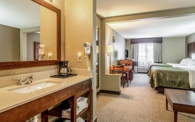 Salem Inn & Suites