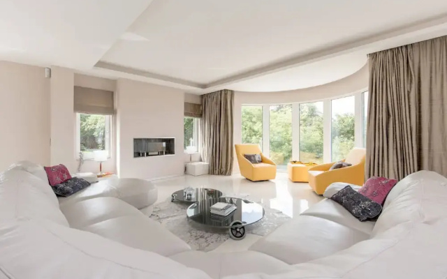 Deluxe 4 bedrooms Cramond Seaview House