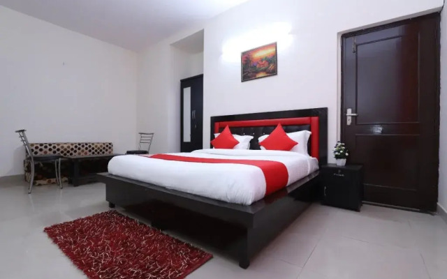 OYO 29871 Noida Dreamz 2