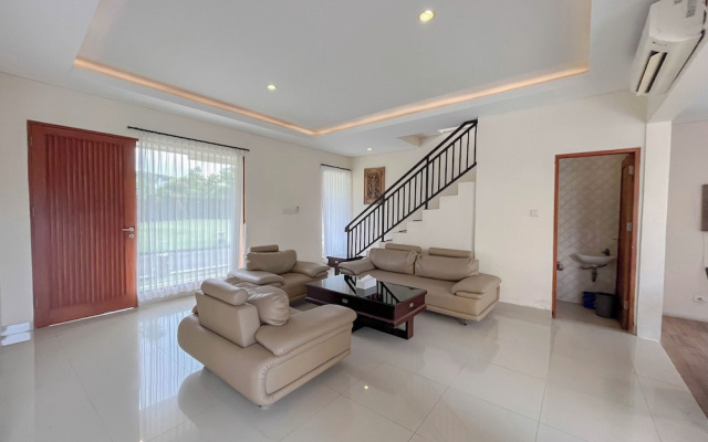 Spacious And Homey 3Br At Villa Casa De Uli