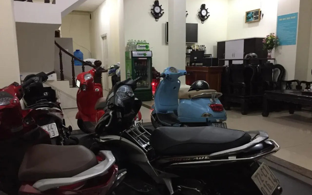 Trang Hoang Motel