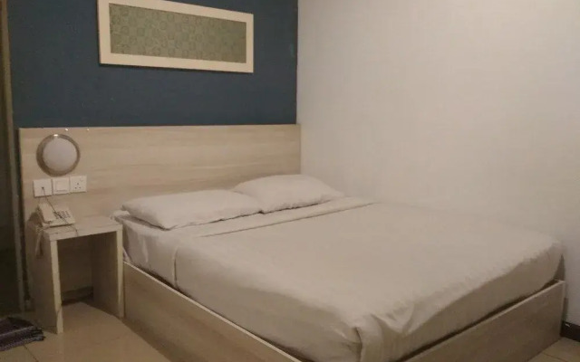 OYO 89903 MS City Hotel