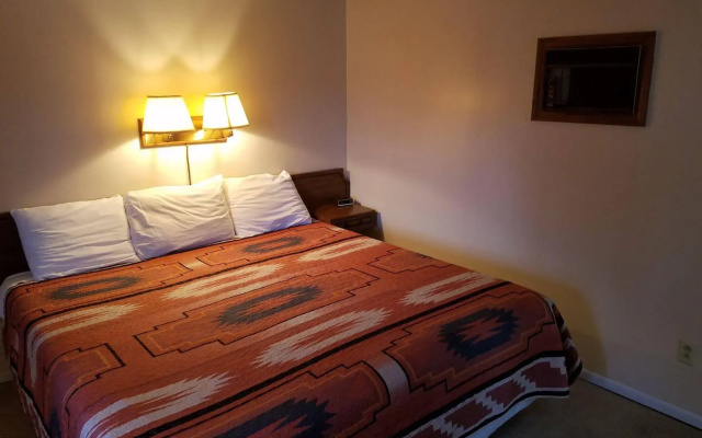 Lamplighter Lodge