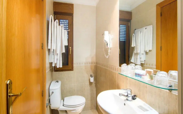 Hostal Rural El Caño by Viverestays