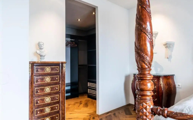 ICELAND SJF Villa , Hot tub & Outdoor Sauna Amazing Mountains View - 15 min to downtown
