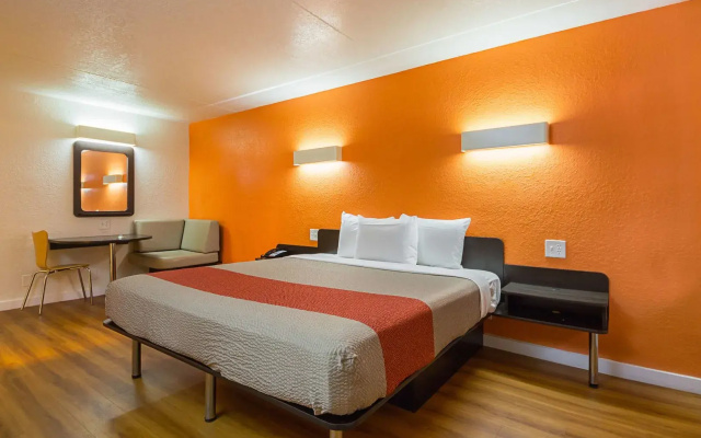 Motel 6 Garland, TX - Northeast Dallas