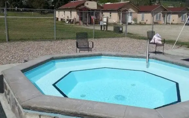 Symes Hot Springs Hotel
