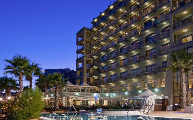 Отель Cavalieri Art Hotel Мальта, Сан Джулианс - 11 отзывов об отеле, цены и фото номеров - забронировать отель Cavalieri Art Hotel онлайн вид на фасад
