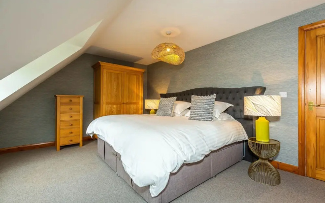 Broadleaf Lodge